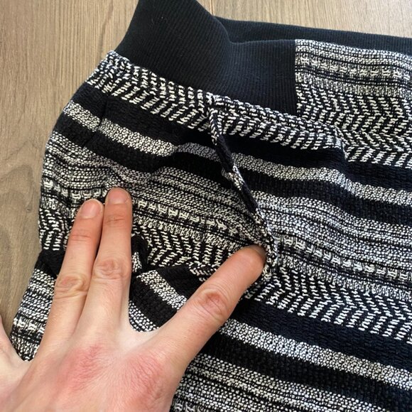 Lou & Grey (Loft) Black & Grey Knit Mini Skirt - Picture 5 of 10